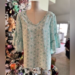 Manuhealii Women's Mint Green Floral Bell Sleeve Top | Size S